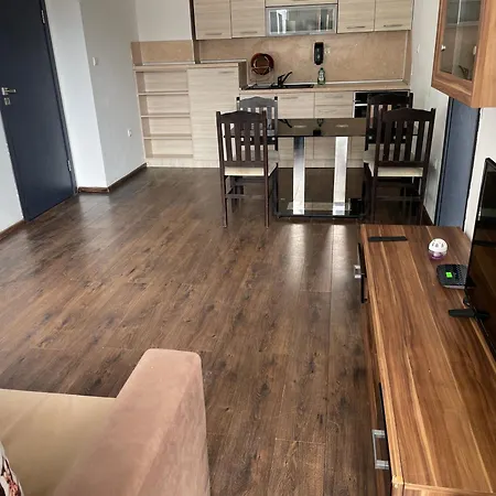 2-bed,2-bath, Free Private Parking *