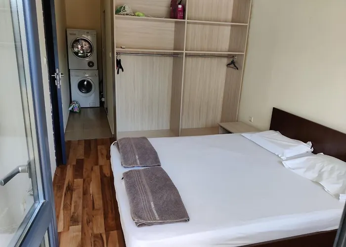 아파트 2-bed,2-bath, Free Private Parking *