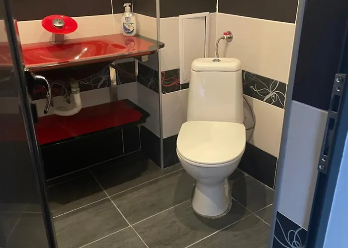 2-bed,2-bath, Free Private Parking *