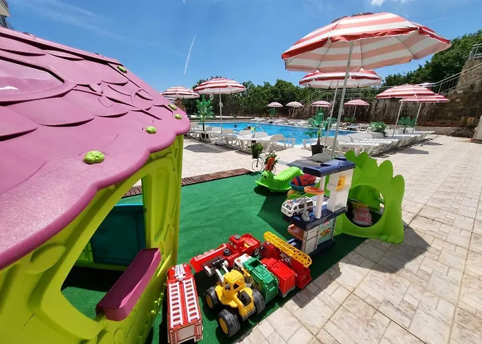 2-bed,2-bath, Free Private Parking 公寓 *